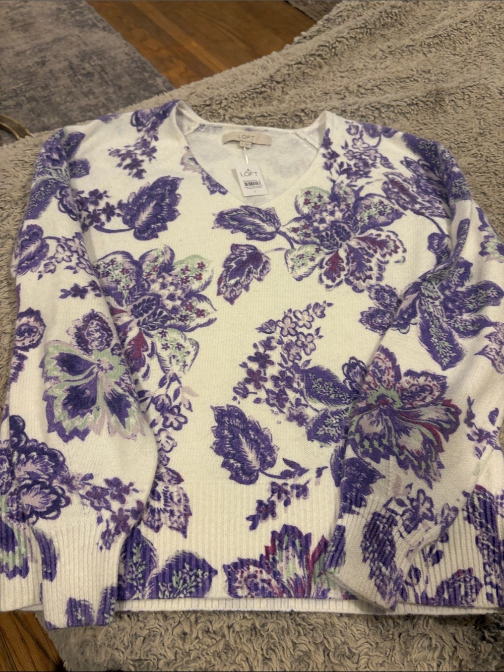 LOFT Cream V-Neck Sweater with Purple Floral Print size small new